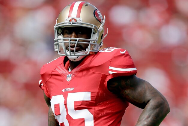 SANTA CLARA, CA - SEPTEMBER 28:  Vernon Davis #85 of the San Francisco 49ers warms up before their game against the Philadelphia Eagles at Levi's Stadium on September 28, 2014 in Santa Clara, California.  (Photo by Ezra Shaw/Getty Images)