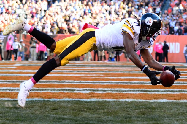 Oct 12, 2014; Cleveland, OH, USA; Pittsburgh Steelers wide receiver Markus Wheaton (11) is unable to make a catch in the end zone during the fourth quarter against the Cleveland Browns at FirstEnergy Stadium. Mandatory Credit: Andrew Weber-USA TODAY Sports