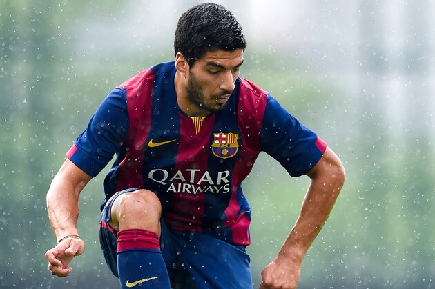 BARCELONA, SPAIN - SEPTEMBER 24:  Luis Suarez of FC Barcelona controls the ball during a friendly match between FC Barcelona B and Indonesia U19 at Ciutat Esportiva on September 24, 2014 in Barcelona, Spain.  (Photo by David Ramos/Getty Images)