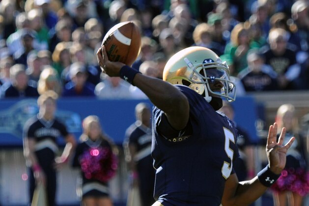 Notre Dame quarterback Everett Golson throws a pass in the first half of an NCAA college football game Saturday, Oct. 11, 2014, in South Bend, Ind. Notre Dame won 50-43. (AP Photo/Joe Raymond)