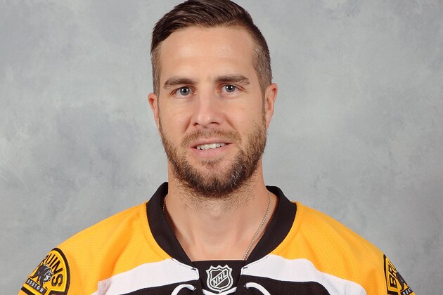 BOSTON, MA - SEPTEMBER 19: Simon Gagne #12 of the Boston Bruins poses for his official headshot for the 2014-2015 season on September 19, 2014 at the TD Garden in Boston, Massachusetts. (Photo by Steve Babineau/NHLI via Getty Images)
