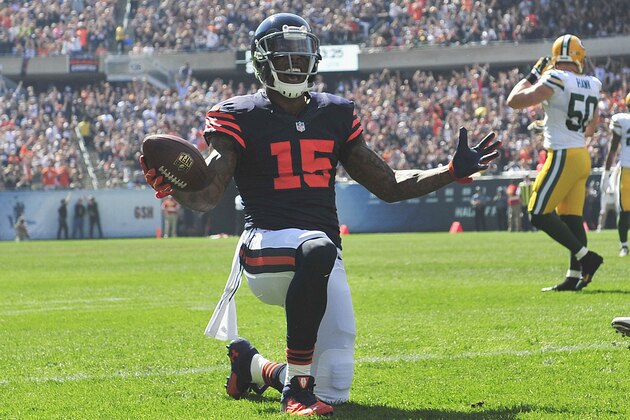 CHICAGO, IL- SEPTEMBER 28: Brandon Marshall #15 of the Chicago Bears celebrates his touchdown during the first quarter of their game against the Green Bay Packers on September 28, 2014 at Soldier Field in Chicago, Illinois.  (Photo by David Banks/Getty Images)