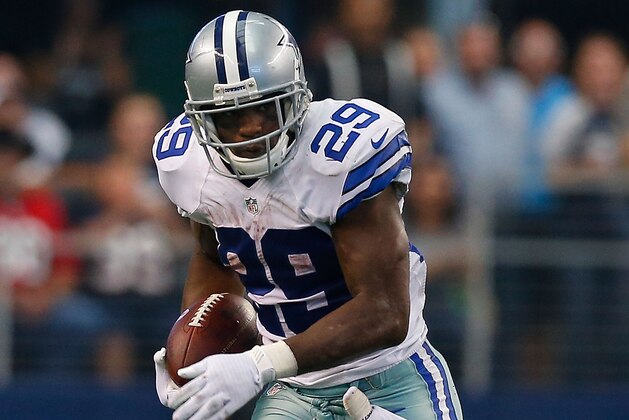 ARLINGTON, TX - OCTOBER 05:  DeMarco Murray #29 of the Dallas Cowboys carries the ball against the Houston Texans in the second half at AT&T Stadium on October 5, 2014 in Arlington, Texas.  (Photo by Tom Pennington/Getty Images)