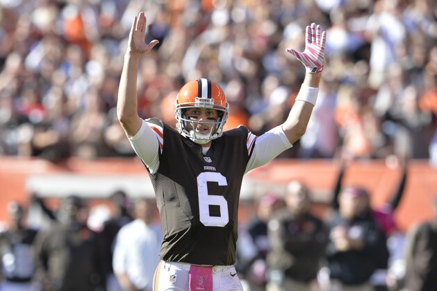 Cleveland Browns quarterback Brian Hoyer celebrates in the fourth quarter of an NFL football game against the Pittsburgh Steelers Sunday, Oct. 12, 2014, in Cleveland. Cleveland won 31-10. (AP Photo/David Richard)