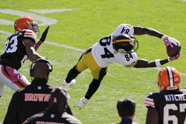 Pittsburgh Steelers wide receiver Antonio Brown (84) makes a catch against the Cleveland Browns in the second quarter of an NFL football game Sunday, Oct. 12, 2014, in Cleveland. (AP Photo/Tony Dejak) Pittsburgh Steelers wide receiver Antonio Brown (84) makes a catch against the Cleveland Browns in the second quarter of an NFL football game Sunday, Oct. 12, 2014, in Cleveland. (AP Photo/Tony Dejak)