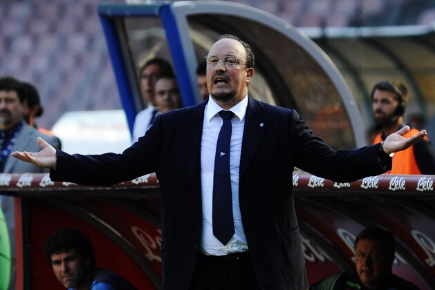 Napoli's coach Rafael Benitez reacts during a Serie A soccer match between Napoli and Chievo, at the San Paolo stadium in Naples, Italy, Sunday, Sept, 14 2014. (AP Photo/Salvatore Laporta)