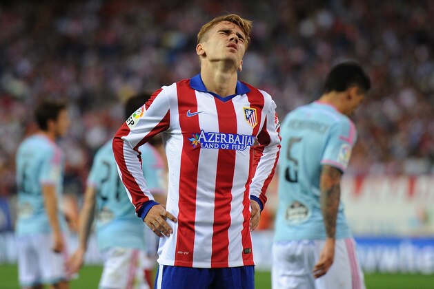 MADRID, SPAIN - SEPTEMBER 20:  Antoine Griezmann of Club Atletico de Madrid reacts after failing to score from a header during the La Liga match at the Vicente Calderon stadium on September 20, 2014 in Madrid, Spain.  (Photo by Denis Doyle/Getty Images)