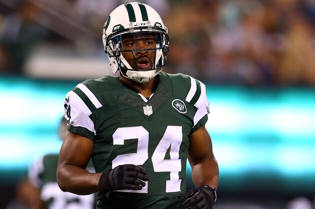 EAST RUTHERFORD, NJ - AUGUST 07:  Cornerback Dimitri Patterson #24 of the New York Jets lines up against the Indianapolis Colts during a preseason game at MetLife Stadium on August 7, 2014 in East Rutherford, New Jersey.  (Photo by Elsa/Getty Images)