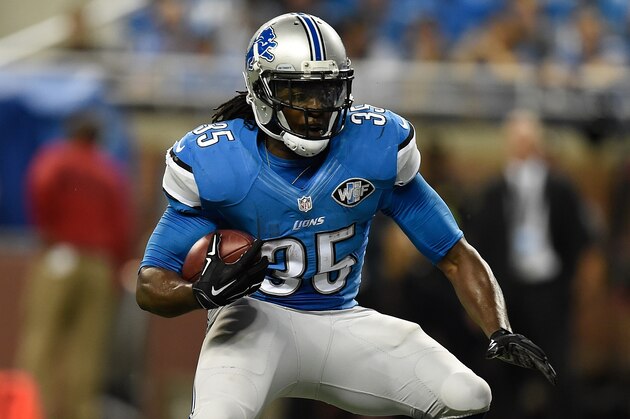 DETROIT, MI - SEPTEMBER 08: Joique Bell #35 of the Detroit Lions looks for room to run on a fourth-quarter touchdown against the New York Giants during a game at Ford Field on September 8, 2014 in Detroit, Michigan. (Photo by Joe Sargent/Getty Images)