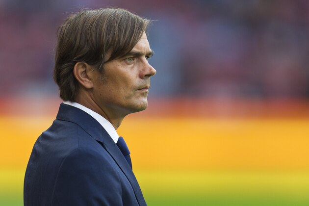 EINDHOVEN,NETHERLANDS - SEPTEMBER 18:  Head Coach Phillip Cocu of PSV Eindhoven in action during the UEFA Europa League match between PSV Eindhoven and Estoril Praia at the Philips Stadium on September 18, 2014 in Eindhoven,Netherlands. (Photo by Robert Meerding/EuroFootball/Getty Images)