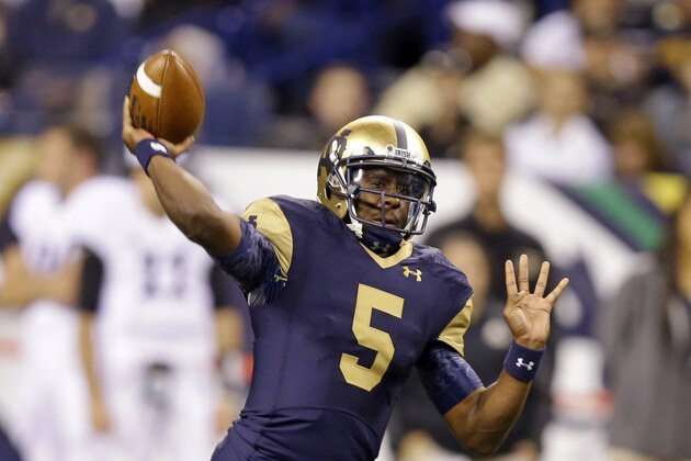 Notre Dame quarterback Everett Golson throws against Purdue during the first half of an NCAA college football game in Indianapolis, Saturday, Sept. 13, 2014. (AP Photo/Michael Conroy)