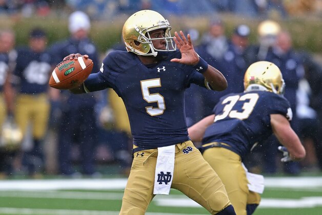 SOUTH BEND, IN - OCTOBER 04:  Everett Golson #5 of the Notre Dame Fighting Irish passes against the Standford Cardinal at Notre Dame Stadium on October 4, 2014 in South Bend, Indiana. Notre Dame defeated Stanford 17-14.  (Photo by Jonathan Daniel/Getty Images)