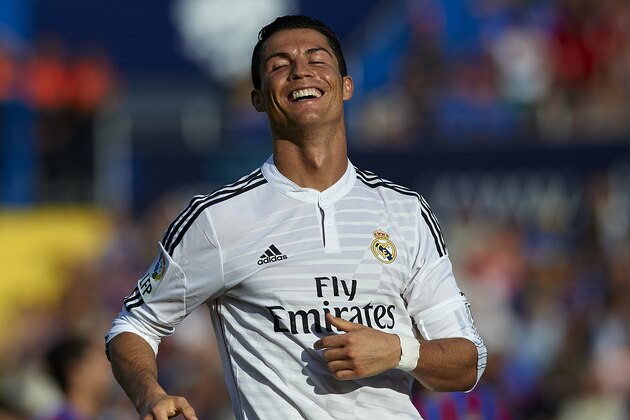 VALENCIA, SPAIN - OCTOBER 18:  Cristiano Ronaldo of Real Madrid reacts as he fails to score during the La Liga match between Levante UD and Real Madrid at Ciutat de Valencia on October 18, 2014 in Valencia, Spain.  (Photo by Manuel Queimadelos Alonso/Getty Images)