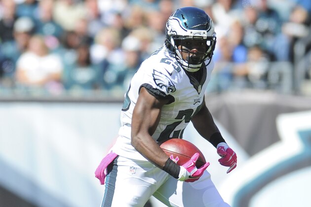 PHILADELPHIA, PA - OCTOBER 5: LeSean McCoy #25 of the Philadelphia Eagles runs the ball against the St. Louis Rams on October 5, 2014 at Lincoln Financial Field in Philadelphia, Pennsylvania. (Photo by Evan Habeeb/Getty Images)