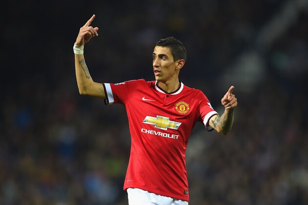 WEST BROMWICH, ENGLAND - OCTOBER 20:  Angel di Maria of Manchester United signals during the Barclays Premier League match between West Bromwich Albion and Manchester United at The Hawthorns on October 20, 2014 in West Bromwich, England.  (Photo by Michael Regan/Getty Images)