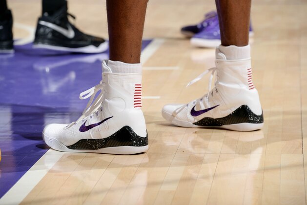 LOS ANGELES, CA - OCTOBER 19: Kobe Bryant #24 of the Los Angeles Lakers wears his Nike Kobe 9 shoes during a game against the Utah Jazz at STAPLES Center on October 19, 2014 in Los Angeles, California. NOTE TO USER: User expressly acknowledges and agrees that, by downloading and/or using this Photograph, user is consenting to the terms and conditions of the Getty Images License Agreement. Mandatory Copyright Notice: Copyright 2014 NBAE (Photo by Andrew D. Bernstein/NBAE via Getty Images)