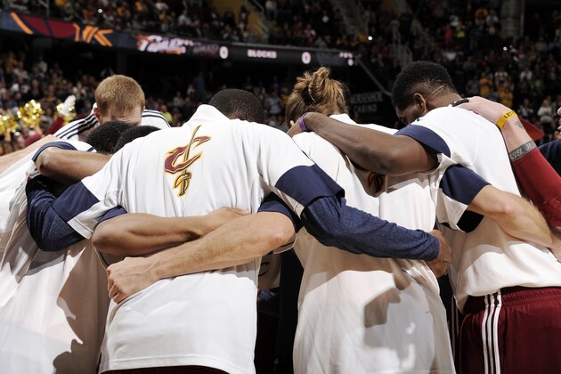 CLEVELAND, OH - OCTOBER 17:  The Cleveland Cavaliers huddle together prior to the game against the Dallas Mavericks at The Quicken Loans Arena on October 17, 2014 in Cleveland, Ohio. NOTE TO USER: User expressly acknowledges and agrees that, by downloading and/or using this Photograph, user is consenting to the terms and conditions of the Getty Images License Agreement. Mandatory Copyright Notice: Copyright 2014 NBAE (Photo by David Liam Kyle/NBAE via Getty Images)