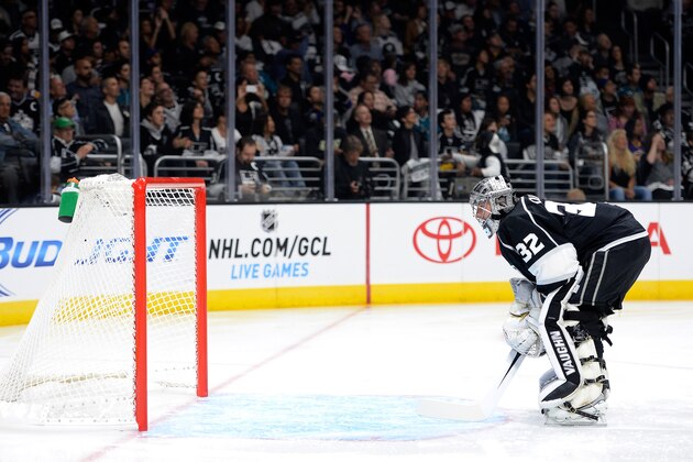LOS ANGELES, CA - OCTOBER 08:  Jonathan Quick #32 of the Los Angeles Kings prepares to play the San Jose Sharks in the season openiing game at Staples Center on October 8, 2014 in Los Angeles, California.  (Photo by Harry How/Getty Images)