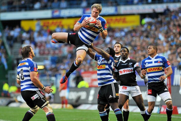 CAPE TOWN, SOUTH AFRICA - OCTOBER 26:  Jean de Villiers of Western Province takes the high ball during the Absa Currie Cup final match between DHL Western Province and The Sharks at DHL Newlands on October 26, 2013 in Cape Town, South Africa. (Photo by Ashley Vlotman/Gallo Images/Getty Images)