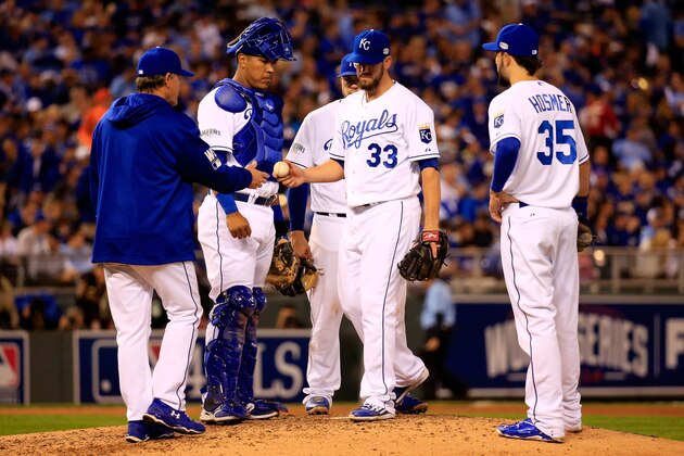 KANSAS CITY, MO - OCTOBER 21:  James Shields #33 of the Kansas City Royals gets pulled out of the game in the fourth inning by manager Ned Yost #3 against the San Francisco Giants during Game One of the 2014 World Series at Kauffman Stadium on October 21, 2014 in Kansas City, Missouri.  (Photo by Rob Carr/Getty Images)