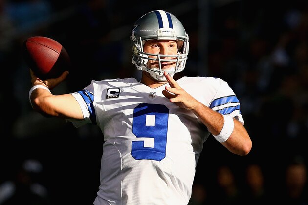 ARLINGTON, TX - OCTOBER 19:  Tony Romo #9 of the Dallas Cowboys at AT&T Stadium on October 19, 2014 in Arlington, Texas.  (Photo by Ronald Martinez/Getty Images)