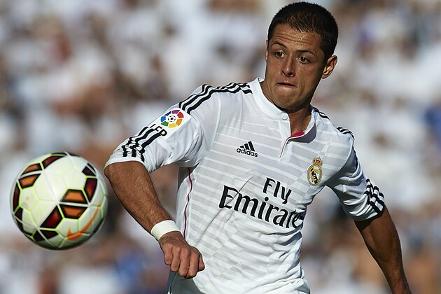 VALENCIA, SPAIN - OCTOBER 18:  Javier 'Chicharito' Hernandez of Real Madrid runs with the ball during the La Liga match between Levante UD and Real Madrid at Ciutat de Valencia on October 18, 2014 in Valencia, Spain.  (Photo by Manuel Queimadelos Alonso/Getty Images)