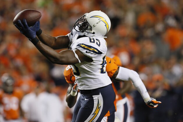San Diego Chargers tight end Antonio Gates (85) pulls in a pass against the Denver Broncosduring the first half of an NFL football game, Thursday, Oct. 23, 2014, in Denver. (AP Photo/Joe Mahoney)