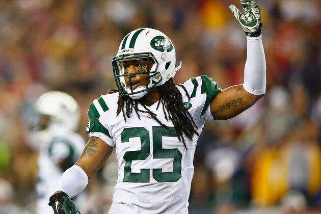 FOXBORO, MA - OCTOBER 16:  Calvin Pryor #25 of the New York Jets reacts during the second quarter against the New England Patriots at Gillette Stadium on October 16, 2014 in Foxboro, Massachusetts.  (Photo by Jared Wickerham/Getty Images)