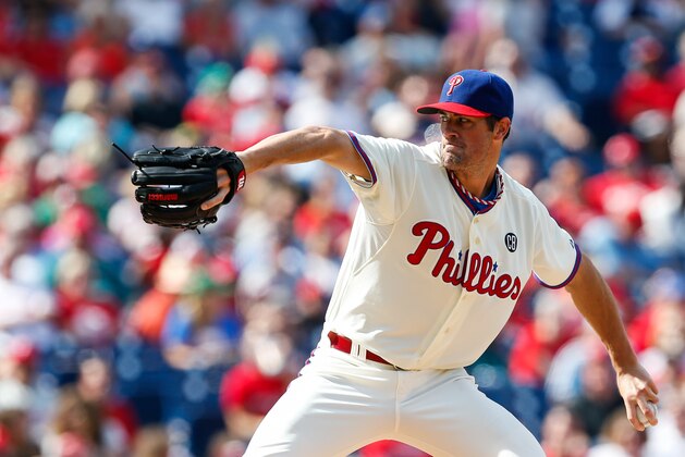 PHILADELPHIA, PA - SEPTEMBER 28: Starting pitcher Cole Hamels #35 of the Philadelphia Phillies throws a pitch in the second inning of the game against the Atlanta Braves at Citizens Bank Park on September 28, 2014 in Philadelphia, Pennsylvania. (Photo by Brian Garfinkel/Getty Images)