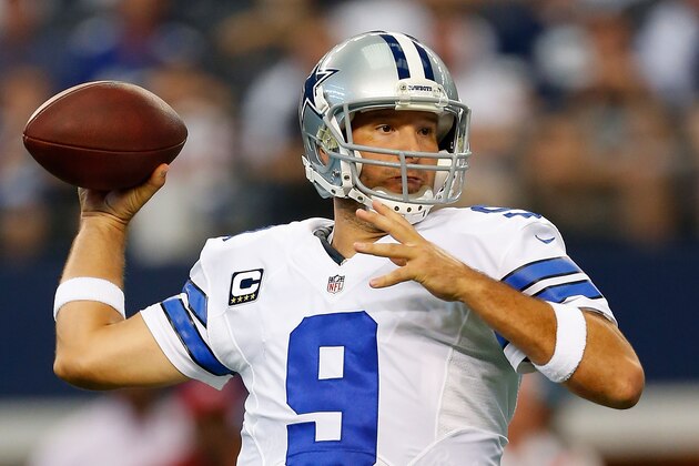 ARLINGTON, TX - OCTOBER 19:  Tony Romo #9 of the Dallas Cowboys passes against the New York Giants in the first half at AT&T Stadium on October 19, 2014 in Arlington, Texas.  (Photo by Wesley Hitt/Getty Images)
