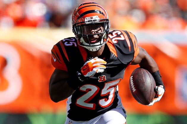 CINCINNATI, OH - SEPTEMBER 21:  Giovani Bernard #25 of the Cincinnati Bengals carries the ball during the third quarter at Paul Brown Stadium on September 21, 2014 in Cincinnati, Ohio. (Photo by Joe Robbins/Getty Images)
