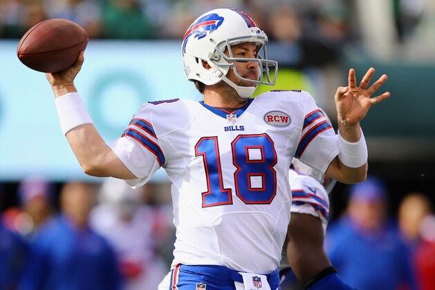 EAST RUTHERFORD, NJ - OCTOBER 26:  Quarterback  Kyle Orton #18 of the Buffalo Bills looks to pass against the New York Jets in the first quarter at MetLife Stadium on October 26, 2014 in East Rutherford, New Jersey.  (Photo by Al Bello/Getty Images)