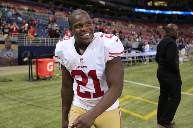 San Francisco 49ers running back Frank Gore leaves the field after the 49ers beat the St. Louis Rams 31-17 in an NFL football game Monday, Oct. 13, 2014, in St Louis. (AP Photo/Billy Hurst)