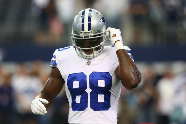 ARLINGTON, TX - OCTOBER 19:  Dez Bryant #88 of the Dallas Cowboys at AT&T Stadium on October 19, 2014 in Arlington, Texas.  (Photo by Ronald Martinez/Getty Images)