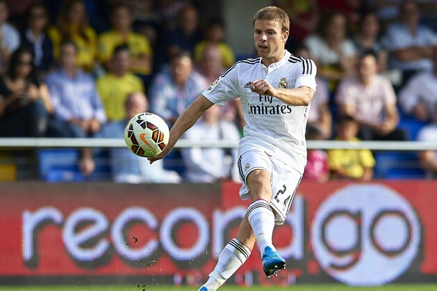 VILLARREAL, SPAIN - SEPTEMBER 27:  Asier Illarramendi of Real Madrid in action during the La Liga match between Villarreal CF and Real Madrid at El Madrigal on September 27, 2014 in Villarreal, Spain.  (Photo by Manuel Queimadelos Alonso/Getty Images)