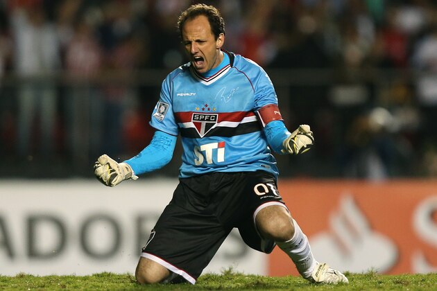 Rogerio Ceni, goalkeeper of Brazil's Sao Paulo FC, celebrates after scoring a penalty kick against Brazil's Atletico Mineiro at a Copa Libertadores soccer match in Sao Paulo, Brazil, Wednesday, April 17, 2013. (AP Photo/Andre Penner)