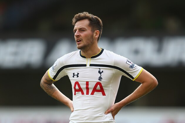 LONDON, ENGLAND - OCTOBER 05:  Ryan Mason of Tottenham Hotspur during the Barclays Premier League match between Tottenham Hotspur and Southampton at White Hart Lane on October 5, 2014 in London, England.  (Photo by Ian Walton/Getty Images)