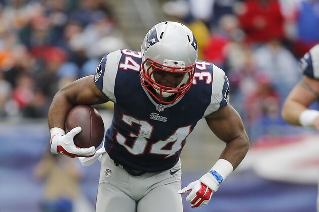 Chicago Bears free safety Chris Conte (47) tackles New England Patriots running back Shane Vereen (34) in the first half of an NFL football game on Sunday, Oct. 26, 2014, in Foxborough, Mass. (AP Photo/Elise Amendola)