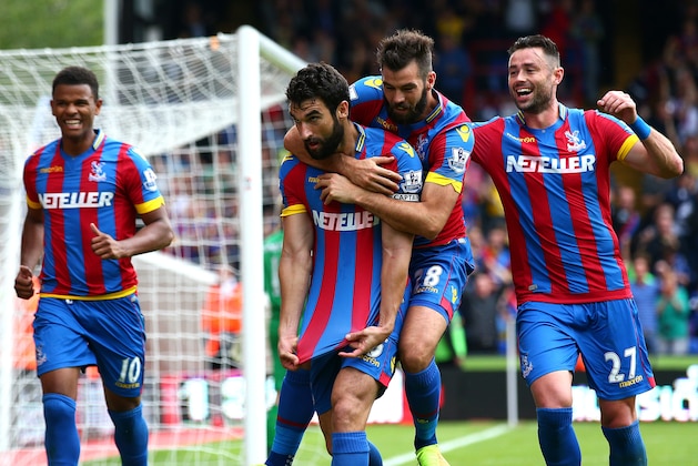 LONDON, ENGLAND - SEPTEMBER 27:  Mile Jedinak of Crystal Palace celebrates with team-mates after scoring his team's second goal during the Barclays Premier League match between Crystal Palace and Leicester City at Selhurst Park on September 27, 2014 in London, England.  (Photo by Ian Walton/Getty Images)