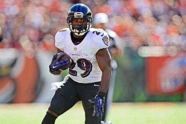 Oct 26, 2014; Cincinnati, OH, USA; Baltimore Ravens running back Justin Forsett (29) runs the ball during the first quarter against the Cincinnati Bengals at Paul Brown Stadium. Mandatory Credit: Andrew Weber-USA TODAY Sports