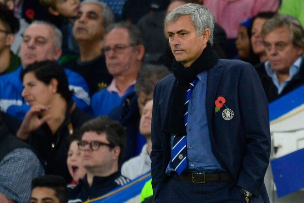 LONDON, ENGLAND - NOVEMBER 1: Manager of Chelsea Jose Mourinho looks on during the Barclays Premier League match between Chelsea and Queens Park Rangers at Stamford Bridge on November 1, 2014 in London, England. (Photo by Mike Hewitt/Getty Images)