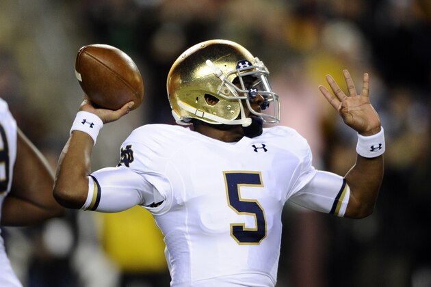 Notre Dame quarterback Everett Golson looks to pass during the first half an NCAA college football game against Navy, Saturday, Nov. 1, 2014, in Landover, Md. (AP Photo/Nick Wass)