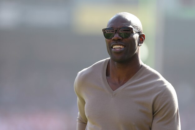 Nov 10, 2013; San Francisco, CA, USA; San Francisco 49ers former player Terrell Owens on the sideline before the game against the Carolina Panthers at Candlestick Park. Mandatory Credit: Kelley L Cox-USA TODAY Sports