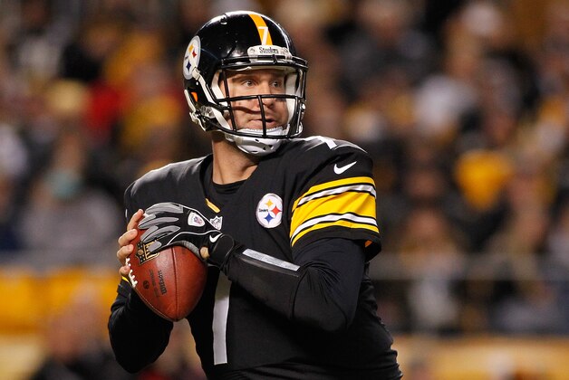 PITTSBURGH, PA - NOVEMBER 02:  Ben Roethlisberger #7 of the Pittsburgh Steelers looks to pass during the first quarter against the Baltimore Ravens at Heinz Field on November 2, 2014 in Pittsburgh, Pennsylvania.  (Photo by Justin K. Aller/Getty Images)