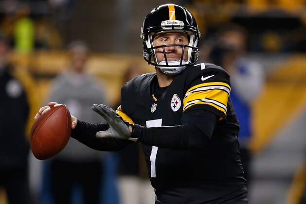 PITTSBURGH, PA - NOVEMBER 02:  Ben Roethlisberger #7 of the Pittsburgh Steelers looks to pass during the third quarter against the Baltimore Ravens at Heinz Field on November 2, 2014 in Pittsburgh, Pennsylvania.  (Photo by Gregory Shamus/Getty Images)