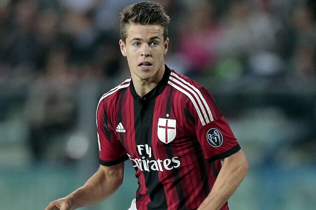 EMPOLI, ITALY - SEPTEMBER 23: Marco Van Ginkel of AC Milan in action during the Serie A match between Empoli FC and AC Milan at Stadio Carlo Castellani on September 23, 2014 in Empoli, Italy.  (Photo by Gabriele Maltinti/Getty Images)
