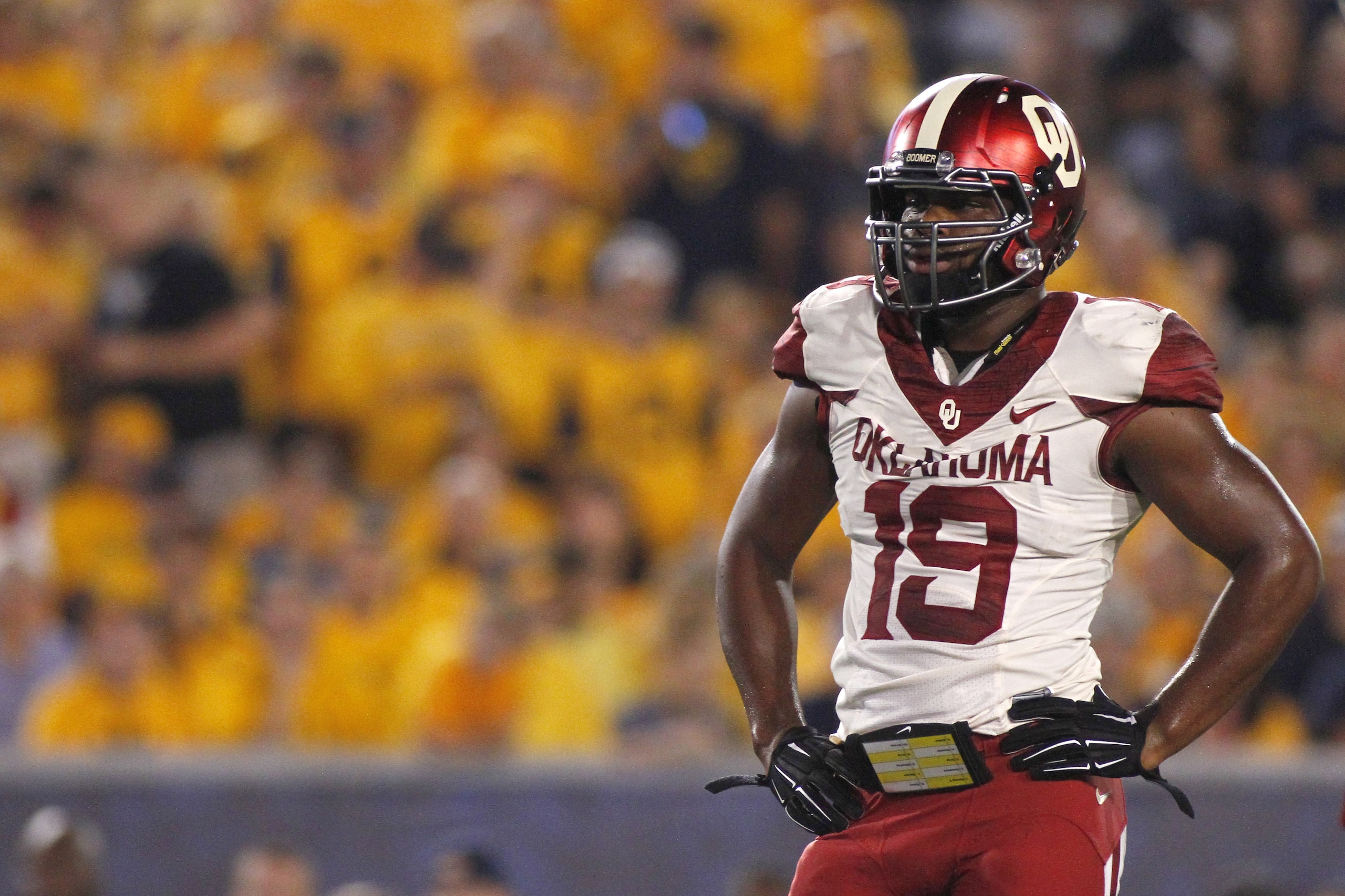 MORGANTOWN, WV - SEPTEMBER 20:  Eric Striker #19 of the Oklahoma Sooners looks on in the first half against the West Virginia Mountaineers during the game on September 20, 2014 at Mountaineer Field in Morgantown, West Virginia.  (Photo by Justin K. Aller/Getty Images)
