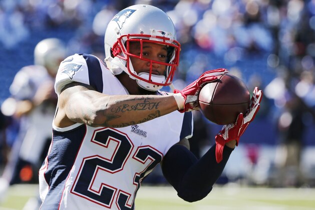 New England Patriots strong safety Patrick Chung (23) catches a pass before an NFL football game against the Buffalo Bills Sunday, Oct. 12, 2014, in Orchard Park, N.Y. (AP Photo/Mike Groll)