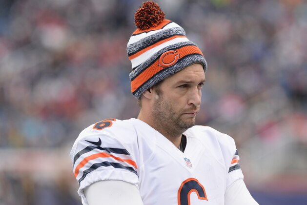 FOXBORO, MA - OCTOBER 26:  Jay Cutler #6 of the Chicago Bears reacts during the fourth quarter against the New England Patriots at Gillette Stadium on October 26, 2014 in Foxboro, Massachusetts.  (Photo by Darren McCollester/Getty Images)