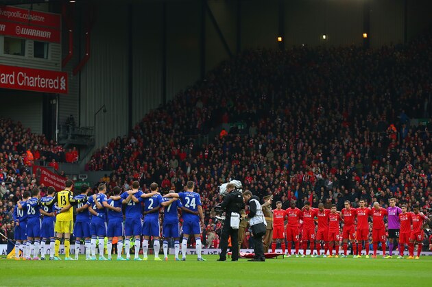 LIVERPOOL, ENGLAND - NOVEMBER 08:  The teams observe a minutes silence to mark Remembrance Day during the Barclays Premier League match between Liverpool and Chelsea at Anfield on November 8, 2014 in Liverpool, England.  (Photo by Alex Livesey/Getty Images)